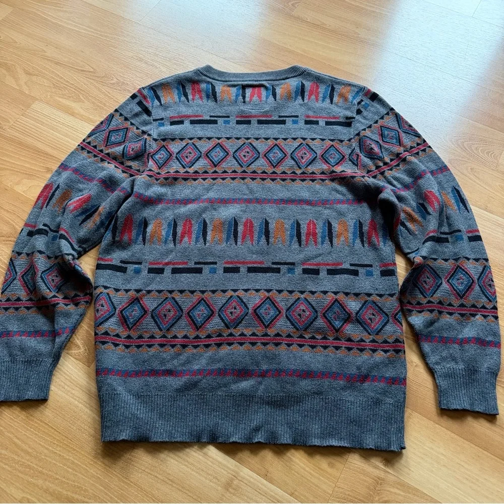 KAVU men’s pullover sweater amazing pattern on gray size large outdoors amazing